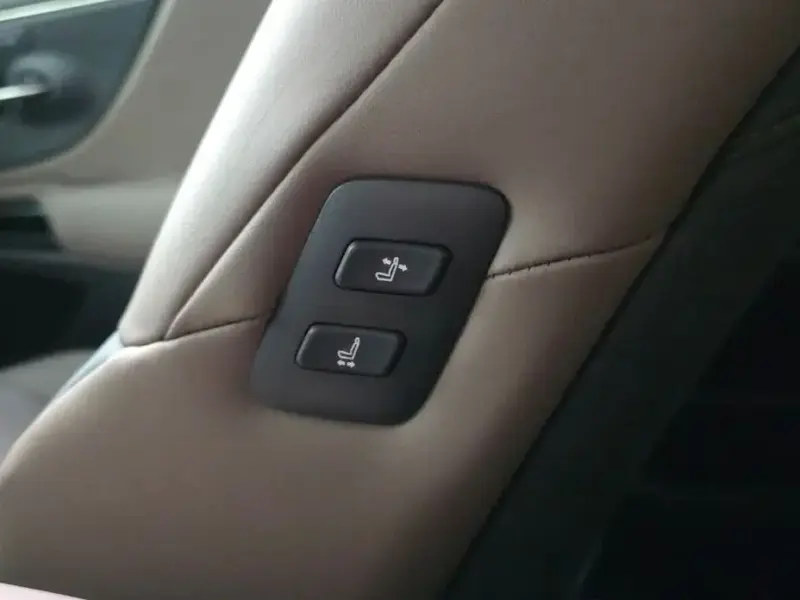2023 Lexus ES с пробегом 43 564 км