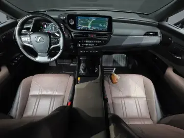 2024 Lexus ES с пробегом 42 751 км