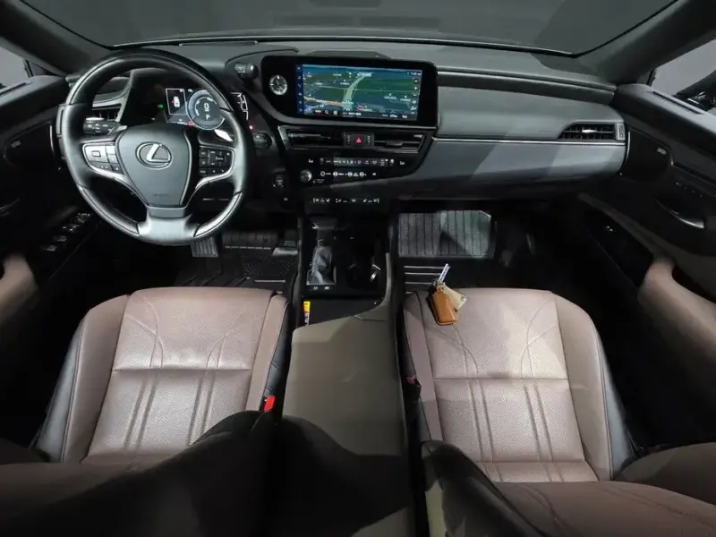 2024 Lexus ES с пробегом 42 751 км