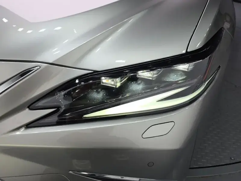 2023 Lexus ES с пробегом 43 564 км