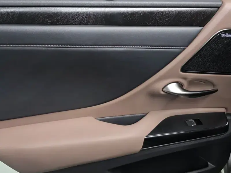2023 Lexus ES с пробегом 43 564 км
