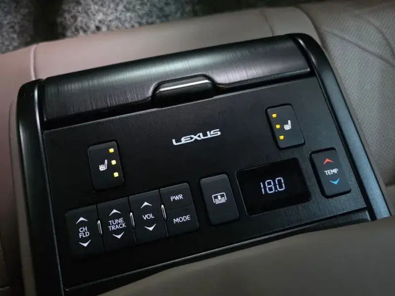 2023 Lexus ES с пробегом 43 564 км