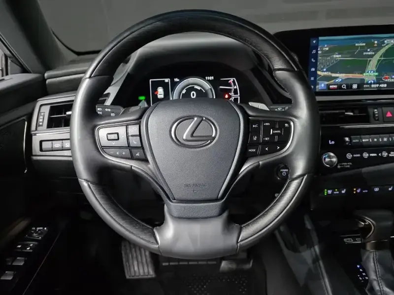 2024 Lexus ES с пробегом 42 751 км