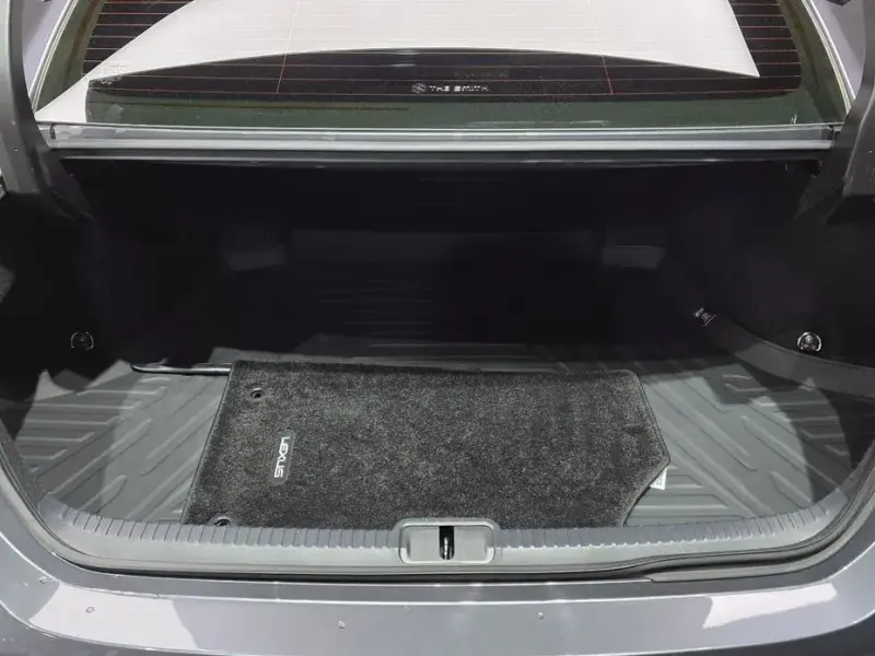 2024 Lexus ES с пробегом 42 751 км