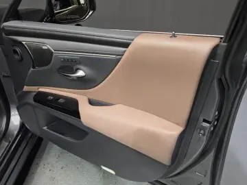 2024 Lexus ES с пробегом 42 751 км