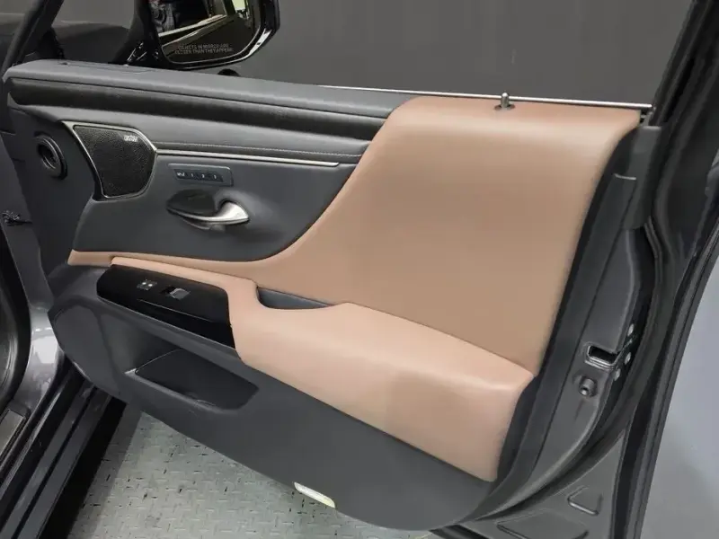 2024 Lexus ES с пробегом 42 751 км