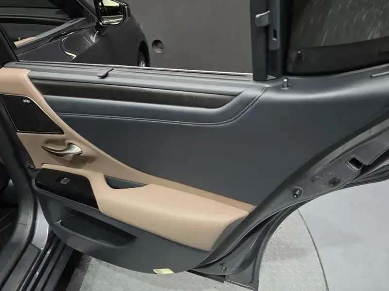 2024 Lexus ES с пробегом 42 751 км