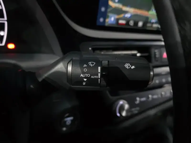 2024 Lexus ES с пробегом 42 751 км