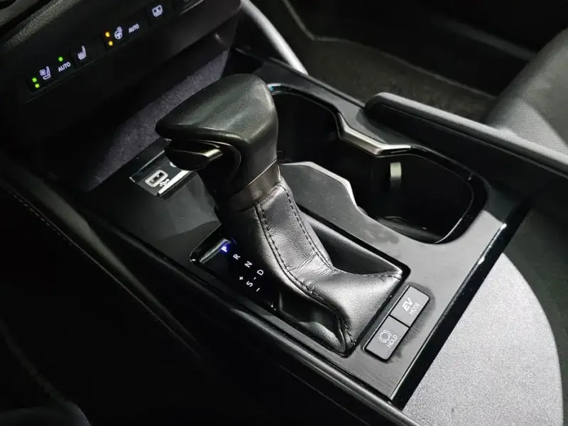 2022 Lexus ES с пробегом 127 883 км