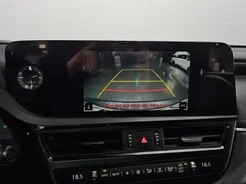 2022 Lexus ES с пробегом 127 883 км