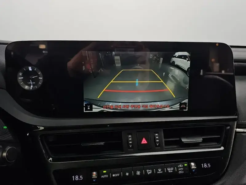 2022 Lexus ES с пробегом 127 883 км