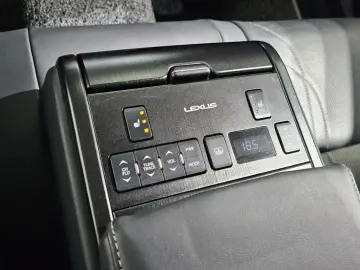 2022 Lexus ES с пробегом 127 883 км