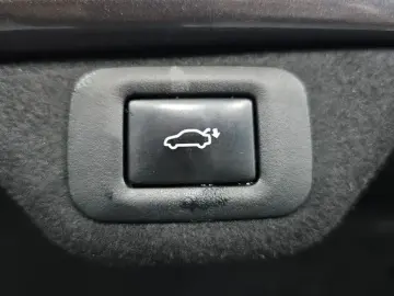 2022 Lexus ES с пробегом 127 883 км