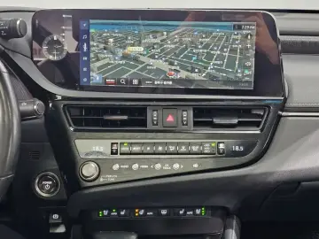 2022 Lexus ES с пробегом 127 883 км