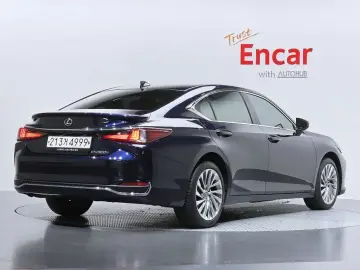 2023 Lexus ES с пробегом 55 409 км