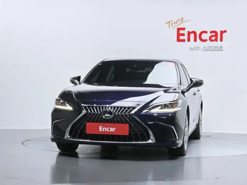 2023 Lexus ES с пробегом 55 409 км