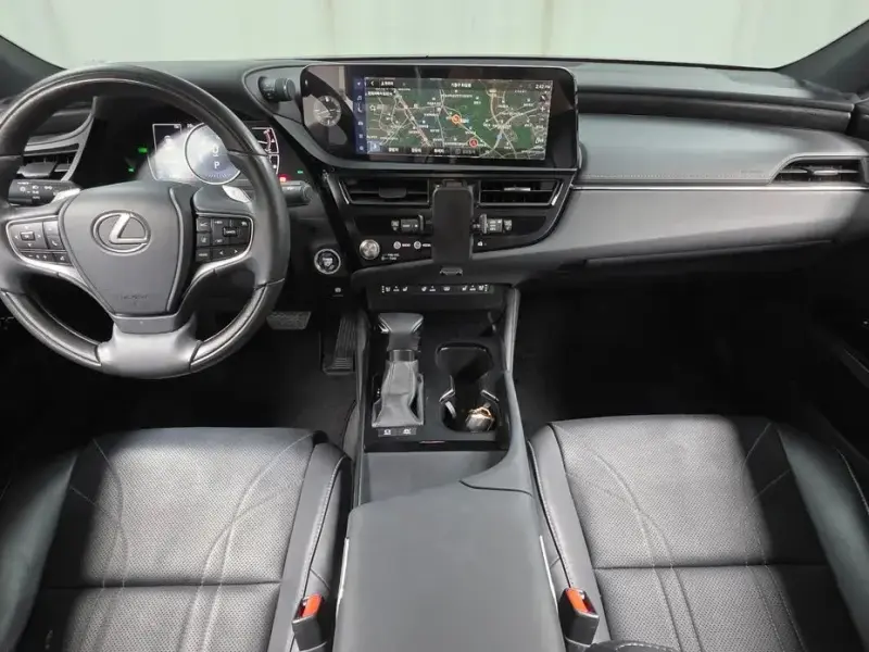 2023 Lexus ES с пробегом 55 409 км