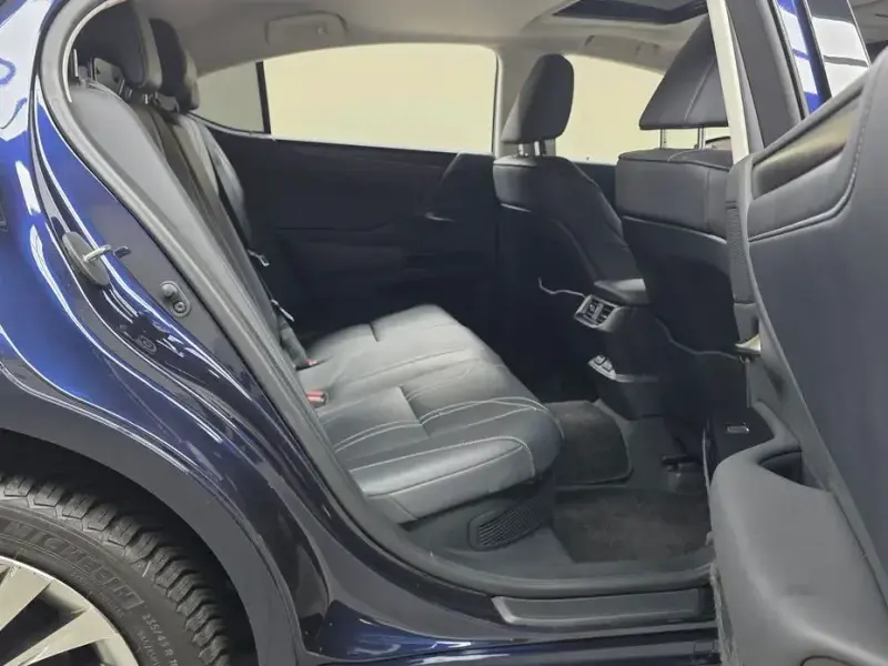 2023 Lexus ES с пробегом 55 409 км