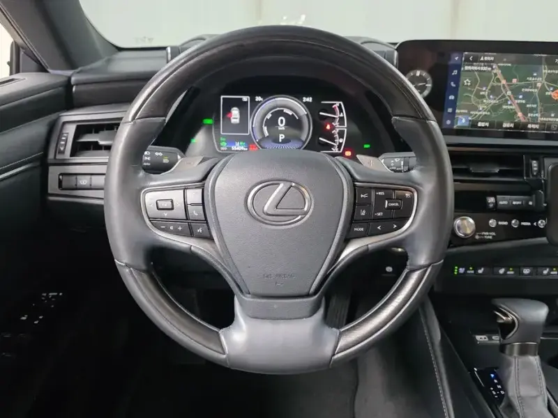 2023 Lexus ES с пробегом 55 409 км