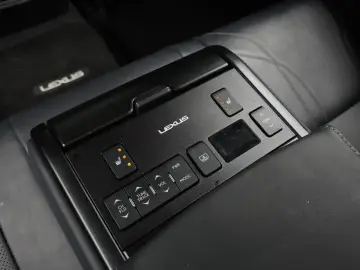 2023 Lexus ES с пробегом 55 409 км