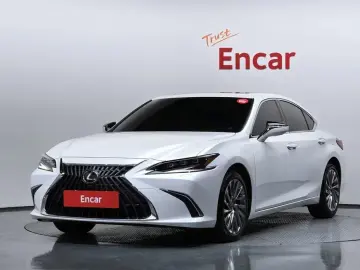 2024 Lexus ES с пробегом 22 107 км