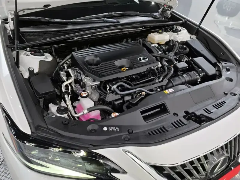2024 Lexus ES с пробегом 22 107 км