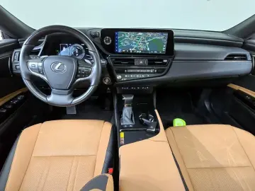 2024 Lexus ES с пробегом 22 107 км