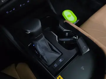 2024 Lexus ES с пробегом 22 107 км
