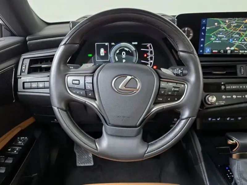 2024 Lexus ES с пробегом 22 107 км
