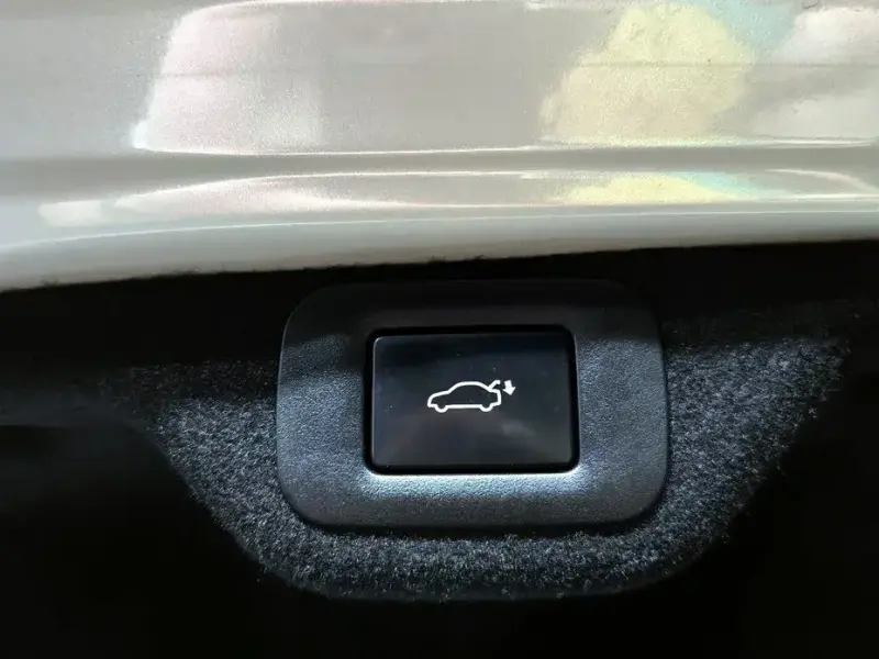 2024 Lexus ES с пробегом 22 107 км