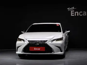 2023 Lexus ES с пробегом 57 759 км