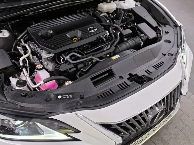 2023 Lexus ES с пробегом 57 759 км