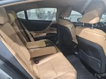 2023 Lexus ES с пробегом 44 582 км