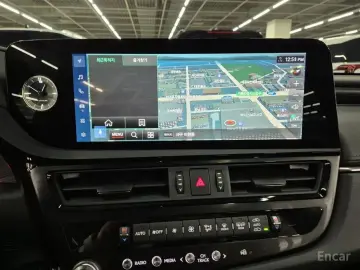 2025 Lexus ES с пробегом 4 839 км