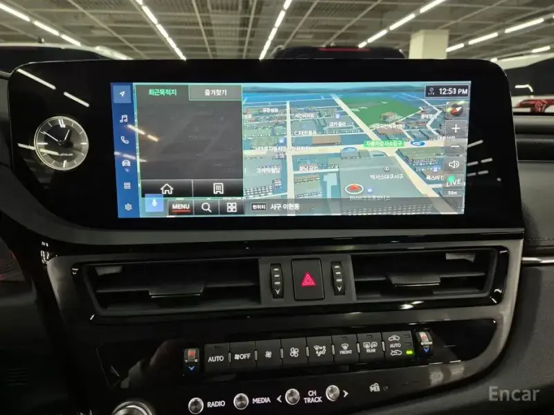 2025 Lexus ES с пробегом 4 839 км