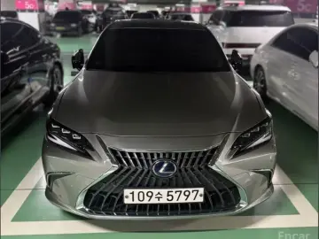 2022 Lexus ES с пробегом 25 000 км