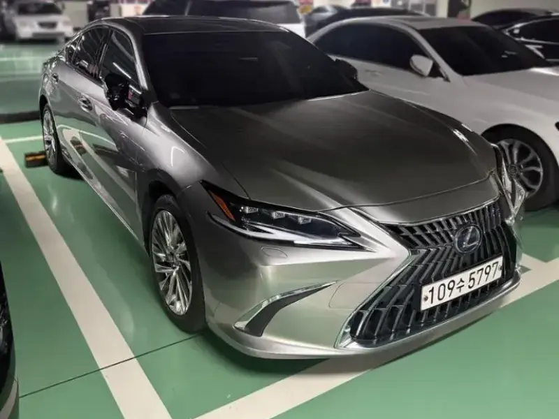 2022 Lexus ES с пробегом 25 000 км