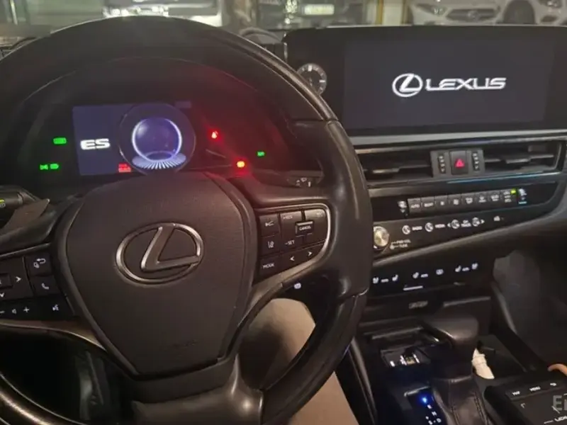 2022 Lexus ES с пробегом 25 000 км