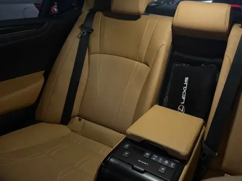 2022 Lexus ES с пробегом 25 000 км