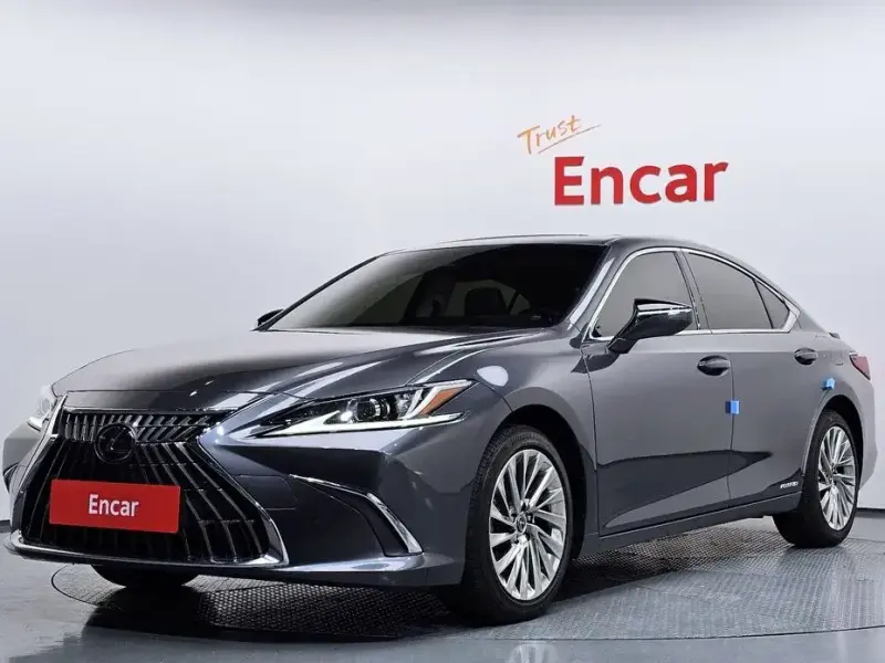 2021 Lexus ES с пробегом 43 704 км