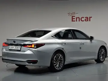 2019 Lexus ES с пробегом 72 028 км