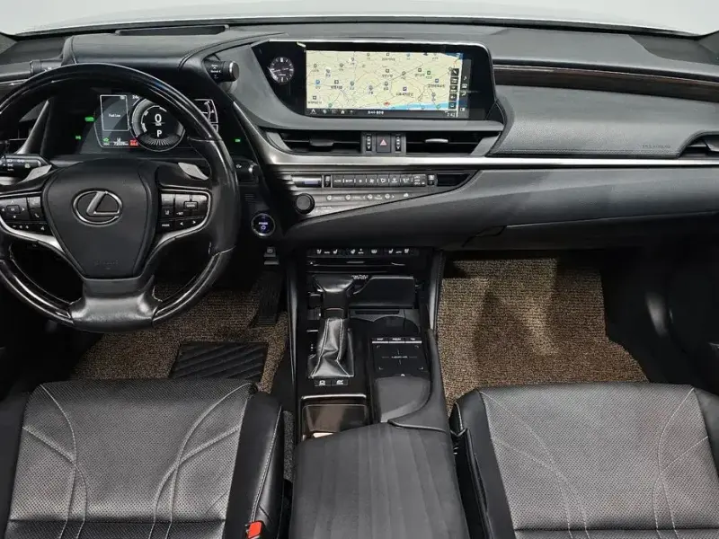 2019 Lexus ES с пробегом 72 028 км