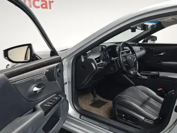 2019 Lexus ES с пробегом 72 028 км