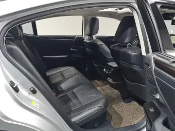 2019 Lexus ES с пробегом 72 028 км