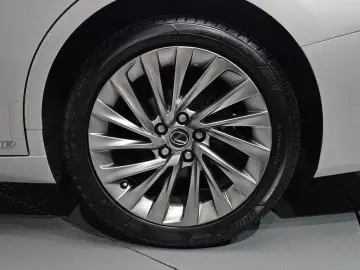2019 Lexus ES с пробегом 72 028 км