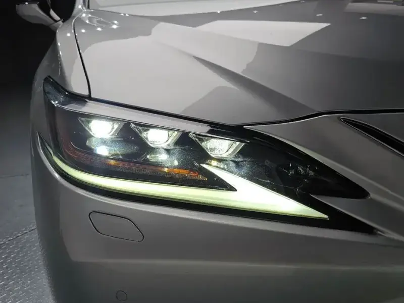 2019 Lexus ES с пробегом 72 028 км