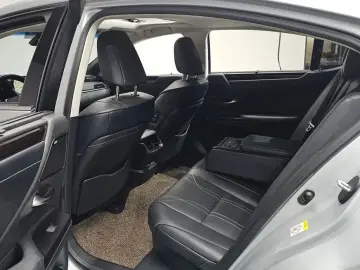 2019 Lexus ES с пробегом 72 028 км