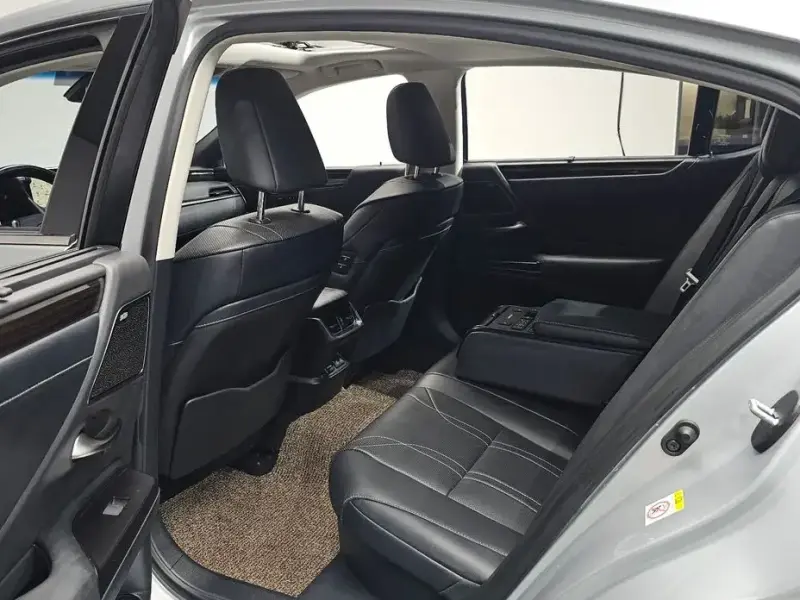 2019 Lexus ES с пробегом 72 028 км
