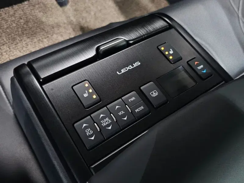 2019 Lexus ES с пробегом 72 028 км
