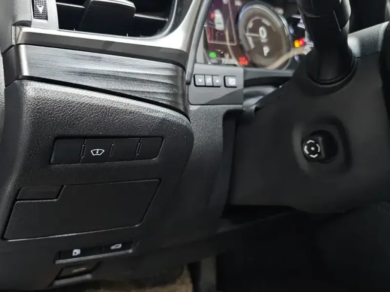 2019 Lexus ES с пробегом 72 028 км